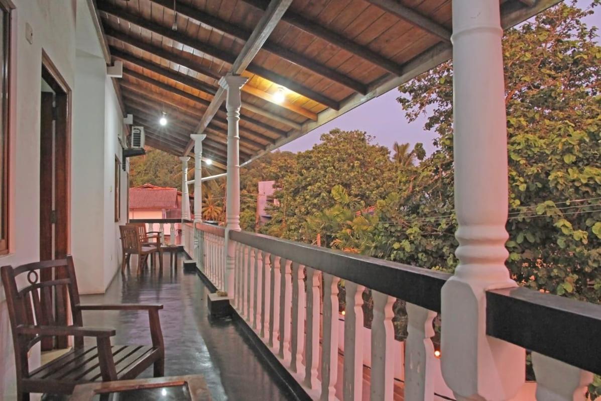 Sunny Mood Guest House Unawatuna Exterior foto